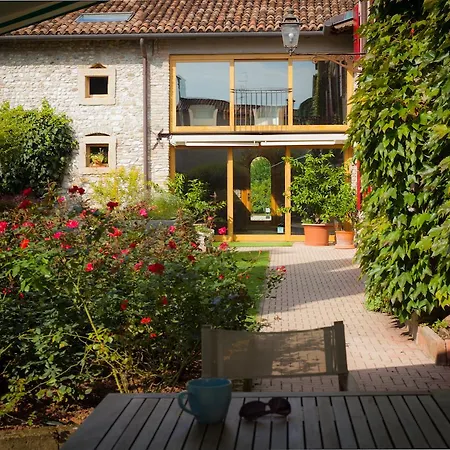 Alle Corti Nocleg ze śniadaniem *